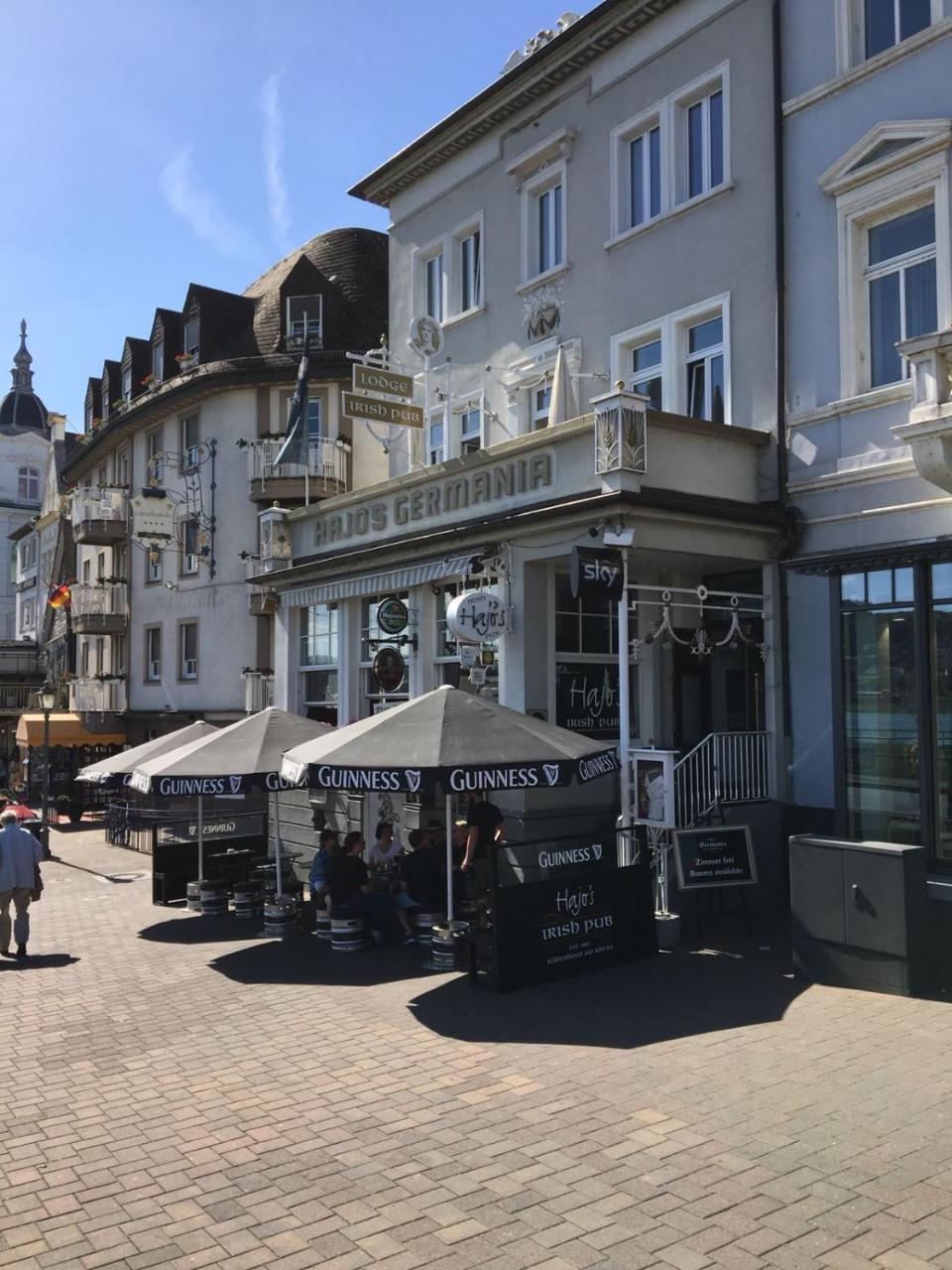 Hajo'S Germania Lodge & Irish Pub Рюдесхайм ам Рейн Екстериор снимка