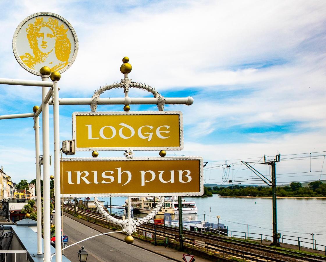 Hajo'S Germania Lodge & Irish Pub Рюдесхайм ам Рейн Екстериор снимка